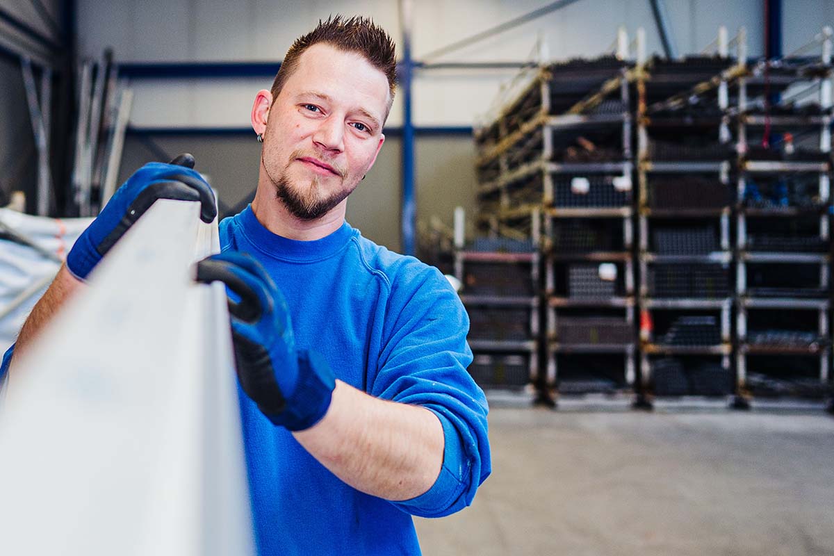 WAS UNS ANTREIBT – LIEBE ZUM PRODUKT Über 80 Mitarbeiterinnen und Mitarbeiter geben jeden Tag ihr Bestes